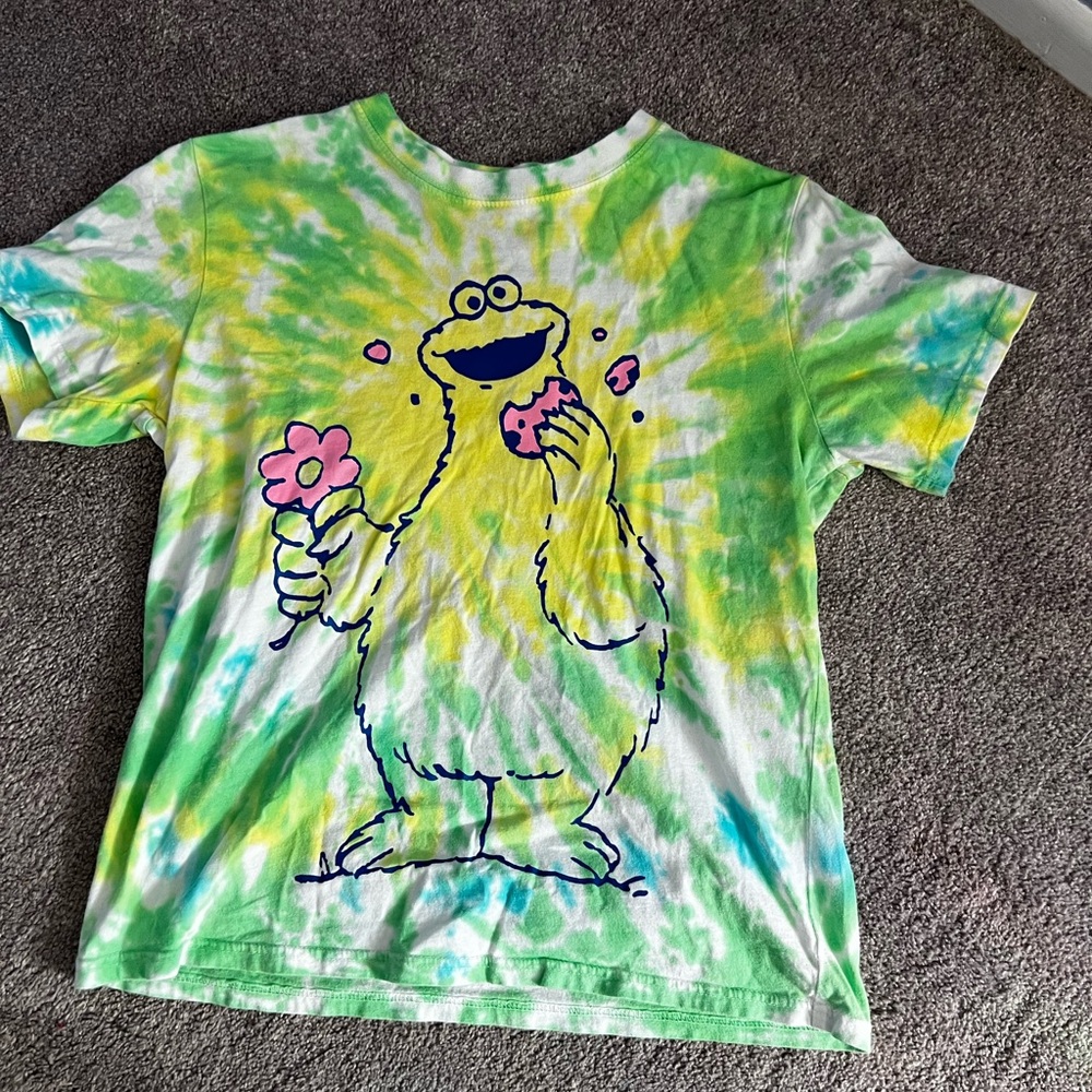 Sesame Street Shirt in Size XS